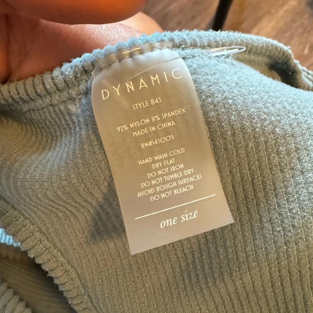 Dynamic OSFA Racerback Crop - Picture 3 of 3